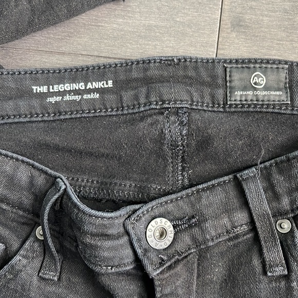 AG “the legging ankle” crop with fray hem. - Picture 6 of 6